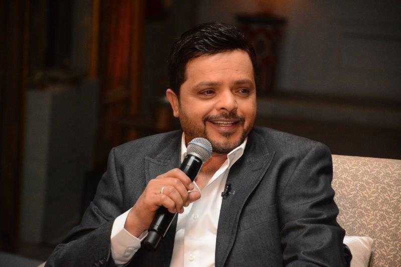 محمد هنيدي ينشر صورة من كواليس فيلم «مرعي البريمو»