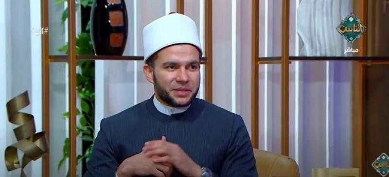 أكاديمي أزهري: يجوز للزوجة صلة أهلها دون علم زوجها - فيديو