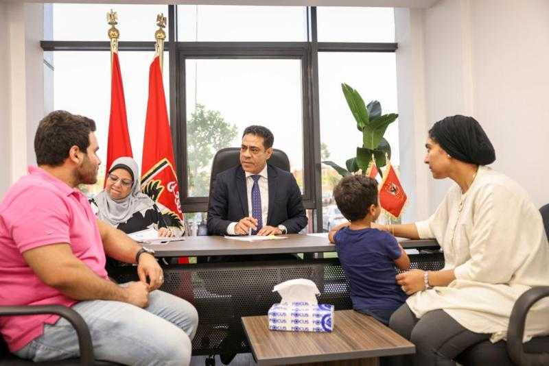 وسط إقبال كثيف.. لجنة العضوية بالأهلي تستقبل المشتركين الجدد في فرع التجمع الخامس