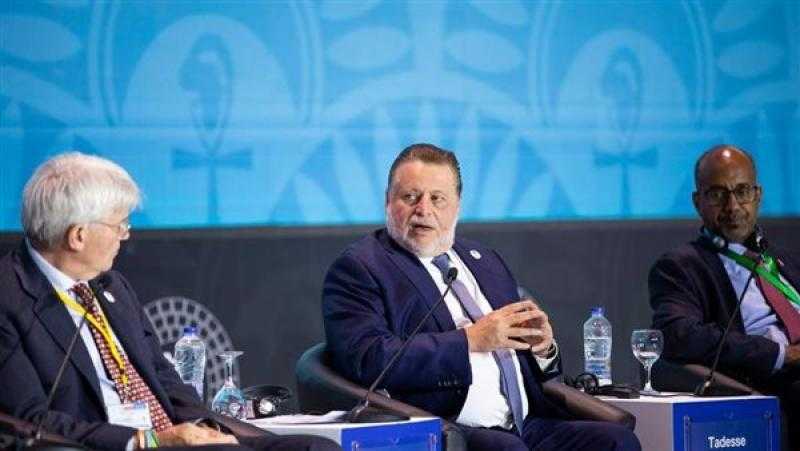 محافظ البنك المركزي يطالب بفتح آفاق أكثر ربحية للقطاع الخاص
