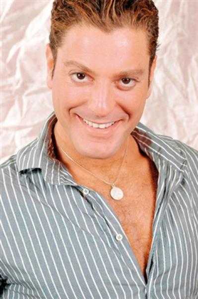 تامر هجرس يكشف حقيقة إصابته بشلل في واحد من الناس.. الأحد