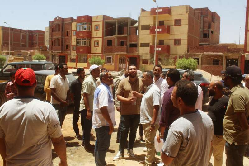 رئيس جهاز أسوان الجديدة يتفقد وحدات الإسكان المتوسط ضمن المبادرة الرئاسية سكن كل المصريين