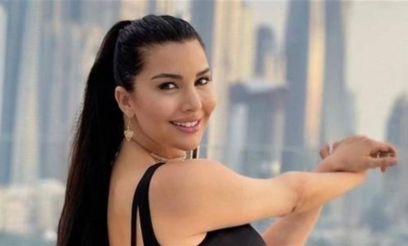 لاميتا فرنجيه تشارك جمهورها بأحدث جلسة تصوير