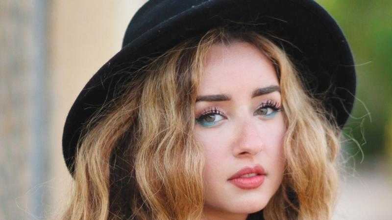 رفيقة الروح.. هنا الزاهد تشارك جمهورها بصورة جديدة برفقة شقيقتها