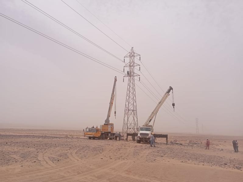 «الكهرباء» تعلن عودة التغذية لمدينة أبوسمبل بعد إصلاح البرج في وقت قياسي