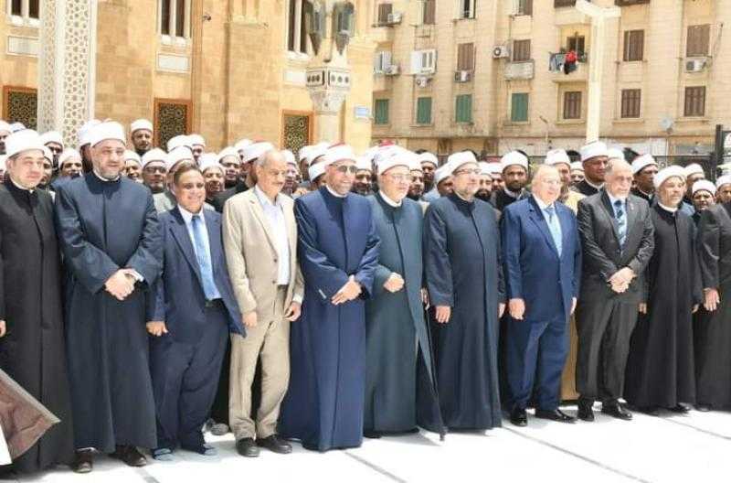 وزير الأوقاف: من يحب رسول الله بصدق تجده محبًا لوطنه