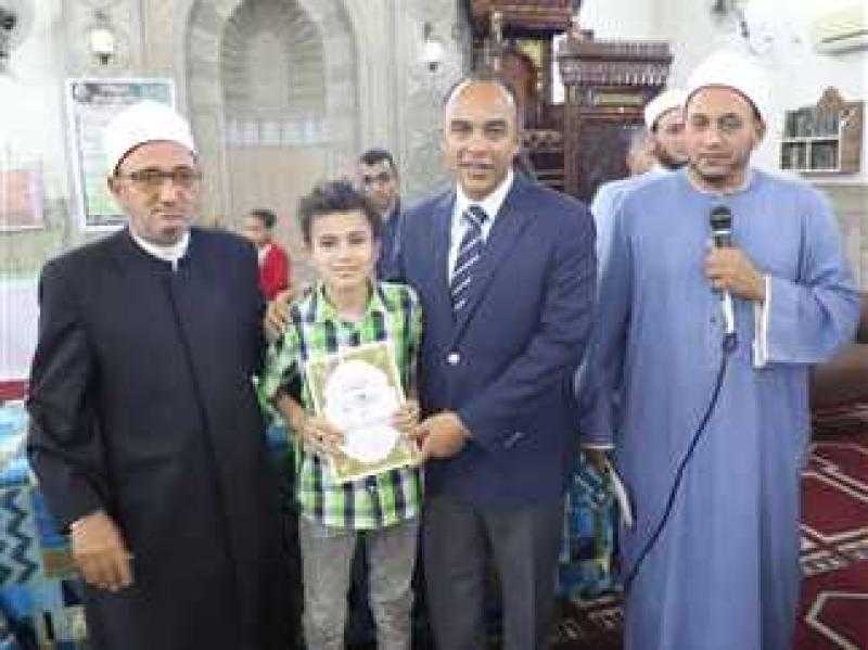 فعاليات برنامج النادي الصيفي بمسجد الفولي وتكريم حفظة القرآن الكريم