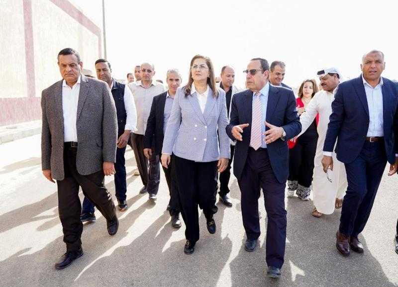 وزيرة التخطيط تتفقد منطقة الورش الحرفية بالعريش