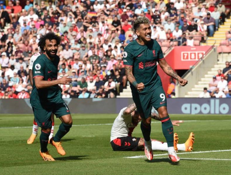 الشوط الأول.. التعادل بهدفين بين ليفربول وساوثهامبتون