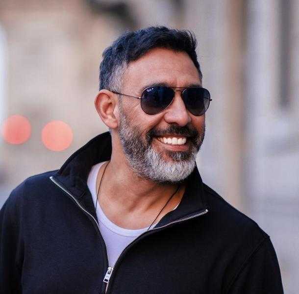 عمرو مصطفى يكشف حقيقة تقديمه لأغاني المهرجانات