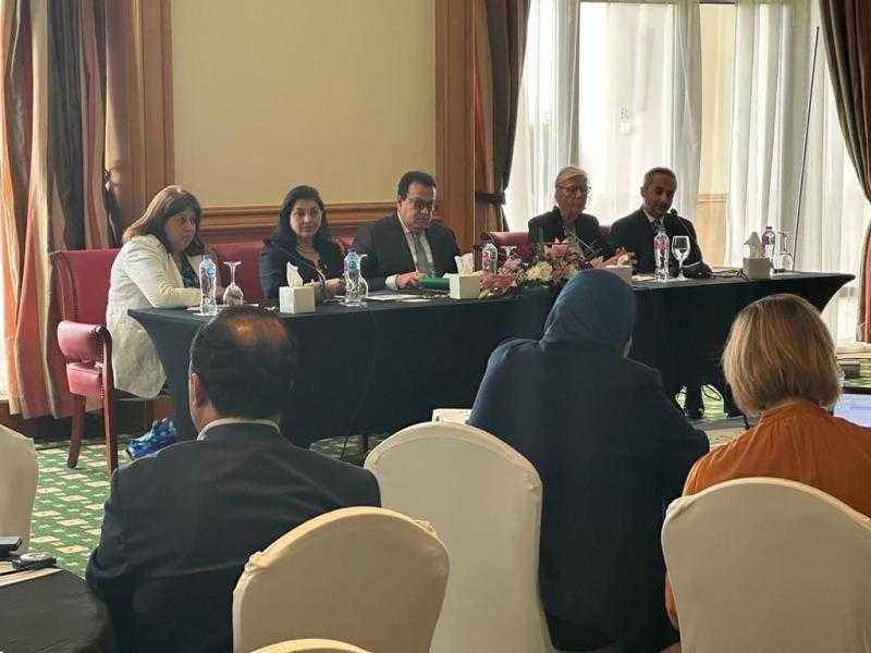 التفاصيل الكاملة لمشاركة وزير الصحة في المنتدى الإقليمي للقبالة