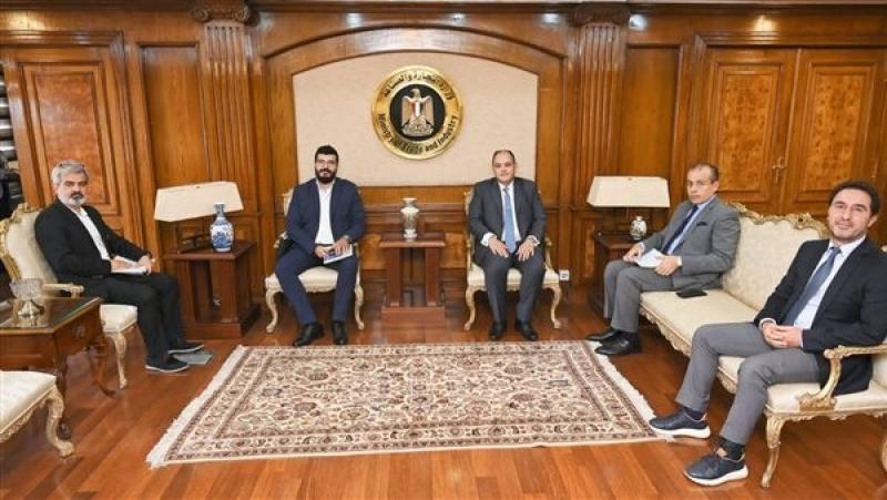تفاصيل مباحثات وزير الصناعة وشركة تركية ضخ استثمارات جديدة في مجال الجلود