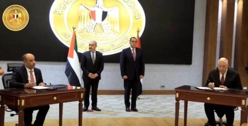 توقيع عدد من الوثائق بين مصر وفلسطين على هامش مباحثات موسعة بين رئيسي الوزراء «فيديو»