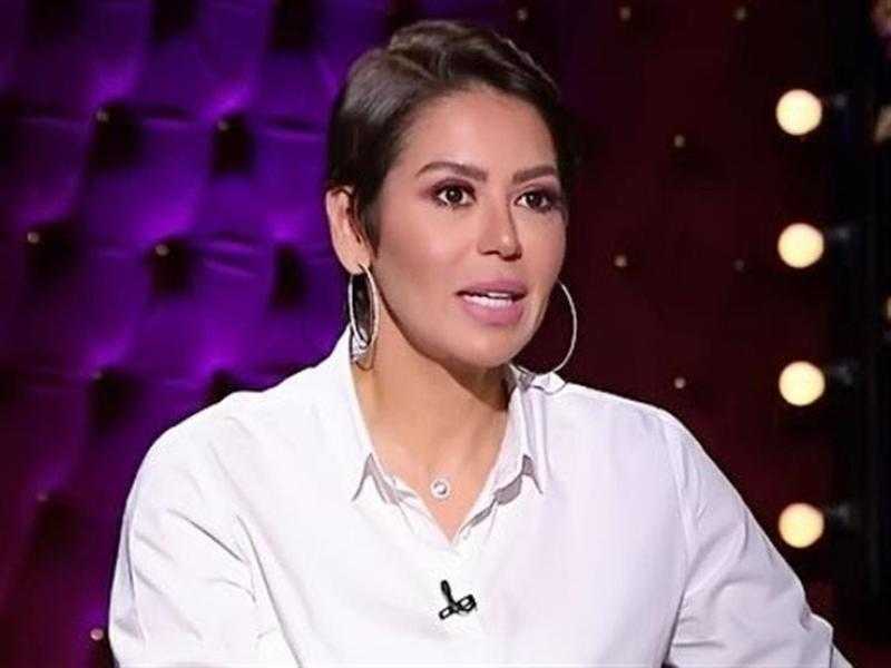 «دعونا نفعلها».. لقاء الخميسي بإطلالة رياضية من داخل الجيم