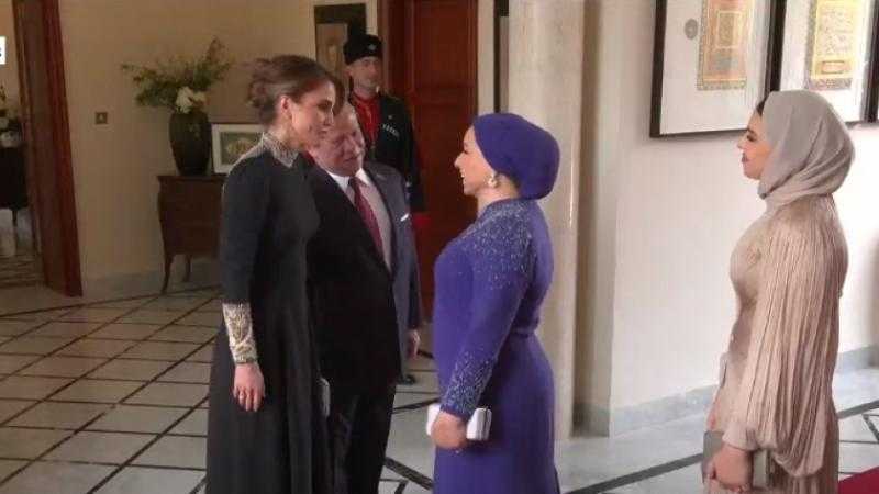 شاهد.. لحظة وصول قرينة الرئيس السيسي وابنته لحفل زفاف ولي العهد الأردني