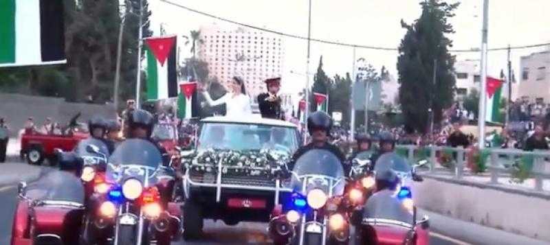 شاهد.. ولي العهد والأميرة رجوة يوجهان التحية إلى الشعب الأردني