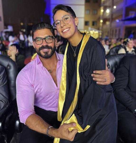 خالد سليم يحتفل بتخرج ابنته الكبرى