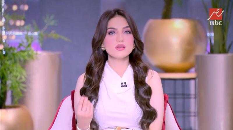 ياسمين عز: يا ريت نتعلم من فرح ولي عهد الأردن العلاقة بين العروسة وأخوات جوزها بتكون عاملة إزاي