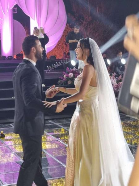 شاهد.. اللقطات الأولى من حفل زفاف ميرنا نور الدين بحضور علي ربيع