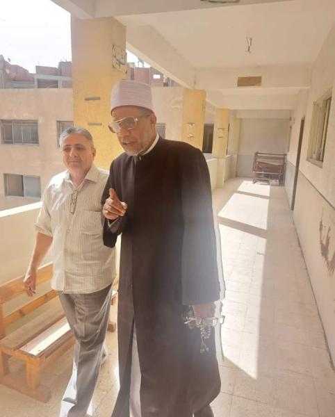 رئيس الإدارة المركزية لشؤون المناطق يتفقد لجنة بنين وفتيات بلبيس للثانوية الأزهرية