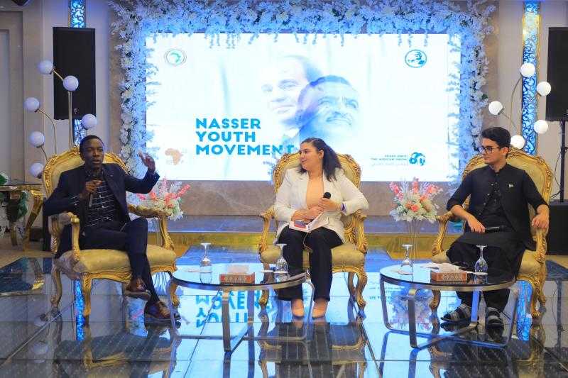 المشاركون بمنحة ناصر للقيادة الدولية يناقشون الثورة التكنولوجية وتمكين الشباب