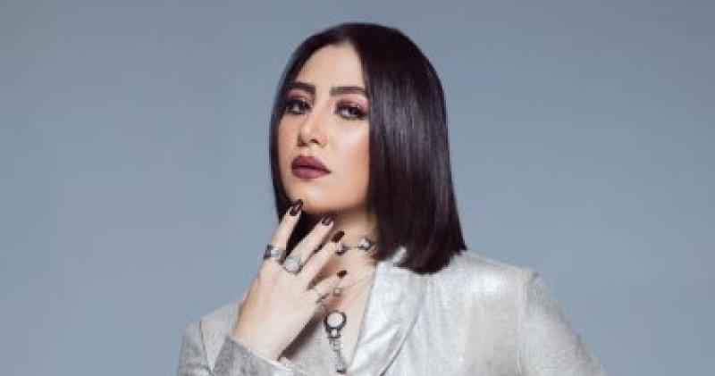 الفنانة بوسي 