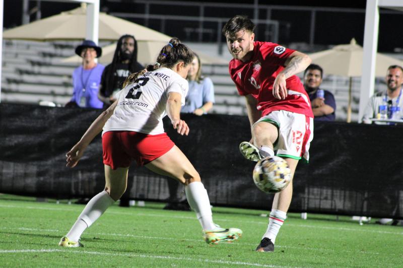 فيديو.. فريق  رجال ويلزي يهزم منتخب أمريكا للسيدات 12-0