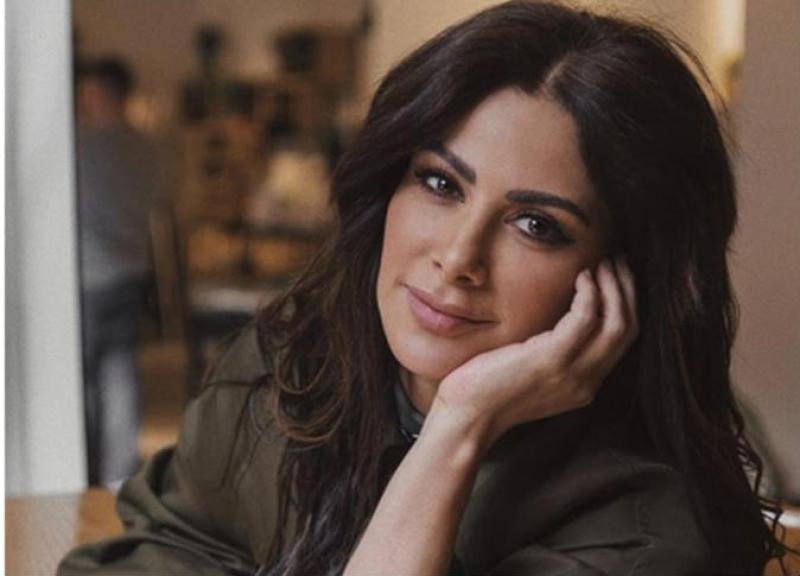 بإطلالة مبهجة.. صبا مبارك تشارك جمهورها بأحدث ظهور لها