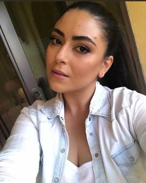 نهى عابدين تثير الجدل على السوشيال ميديا بإطلالة جريئة وملفتة