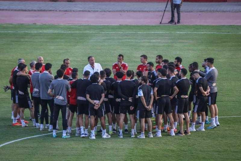 رد فعل صادم.. كواليس جلسة الخطيب مع لاعبي الأهلي قبل موقعة الوداد