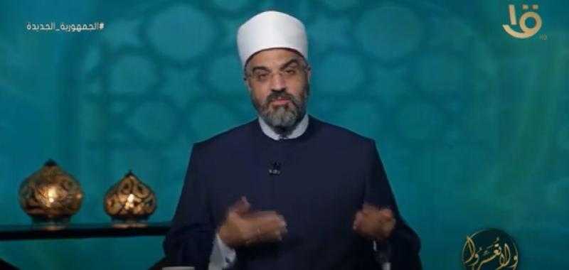 هل «كنيس» الشقة وتنظيف المنزل ليلًا حرام؟.. أمين الفتوى يجيب