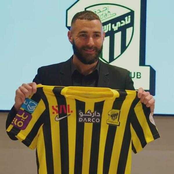 رسميًا .. اتحاد جدة يعلن التعاقد مع بنزيما 3 مواسم