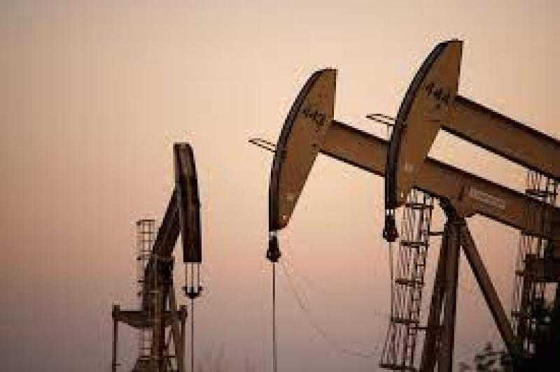 بعد خفض السعودية الإنتاج.. أسعار النفط تواصل الهبوط