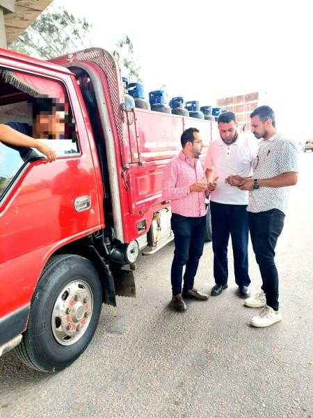 ضبط 105 أسطوانات غاز تم تجميعهم لإعادة بيعها بالسوق السوداء بالبحيرة