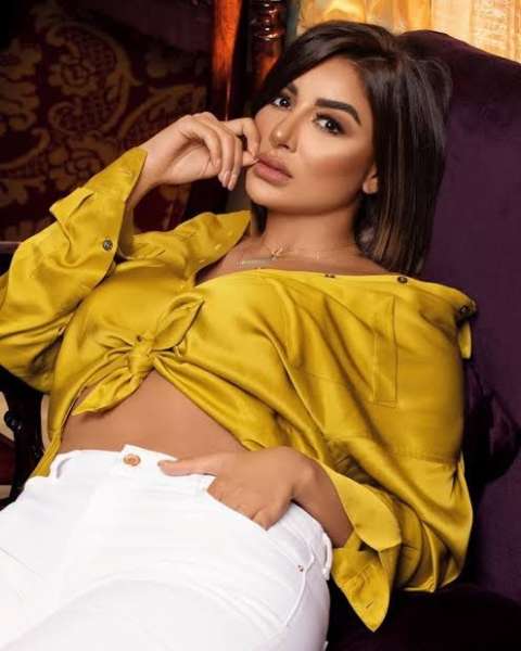 الفنانة جورى بكر