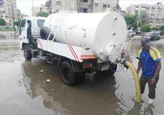 نظرًا لسوء الأحوال الجوية.. محافظ المنيا يوجّه بسحب تجمعات مياه الأمطار بالشوارع