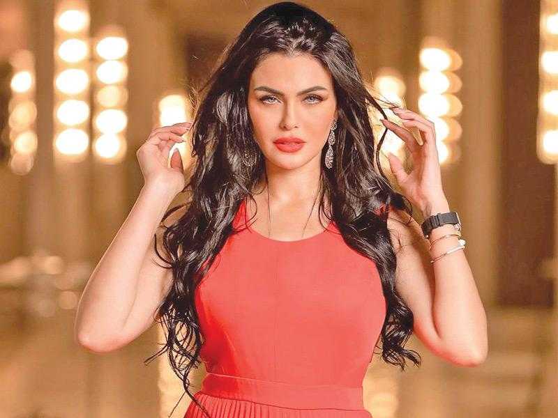 دارين حداد تخطف الأنظار في أحدث ظهور لها