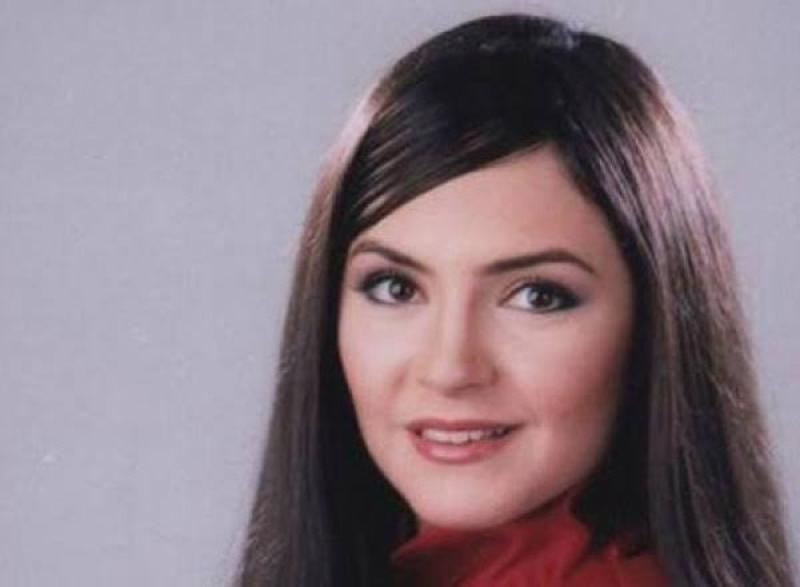 وفاة والدة الفنانة منال عبد اللطيف