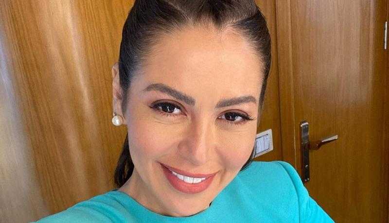 إطلالة جريئة للفنانة لقاء الخميسي على متن يخت