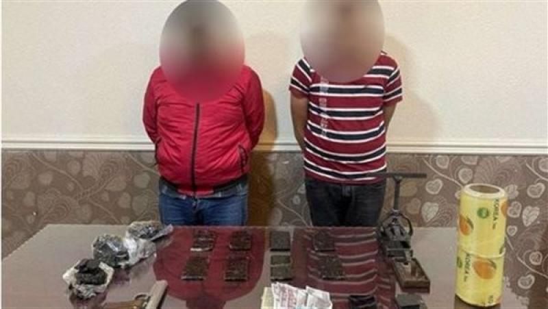 ضبط عاملين بحوزتهما مواد مخدرة في كفر الشيخ