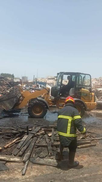 إخماد حريق  نشب في أخشاب بجوار مزلقان القباري بالإسكندرية