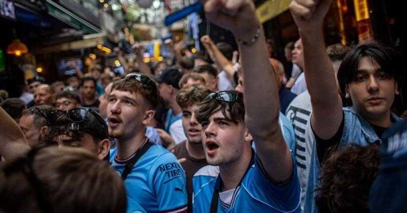 شاهد.. جماهير مانشستر سيتي وإنتر تحتشد في شوارع إسطنبول