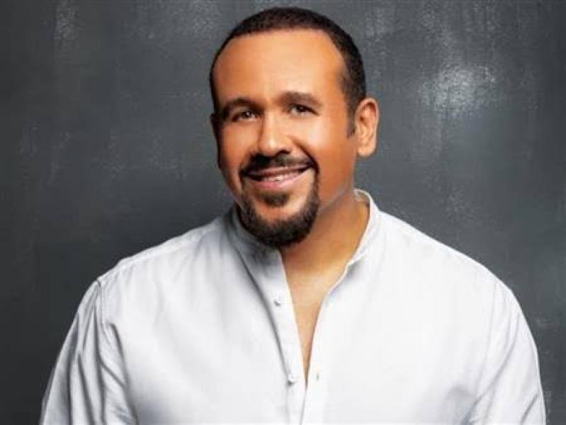 طرح أغنية ”شوجر دادي” للفنان هشام عباس