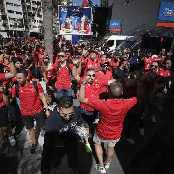 «جمهوره دا حماه».. أنصار الأهلي يتوجهون لملعب محمد الخامس استعدادًا للنهائي أمام الوداد
