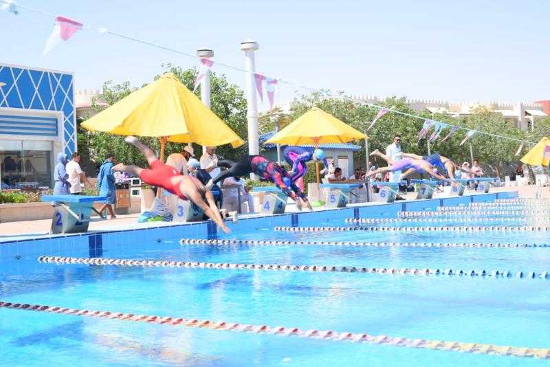 تواصل منافسات بطولة السباحة الأولى لمراكز الشباب الحدودية بالبحر الأحمر