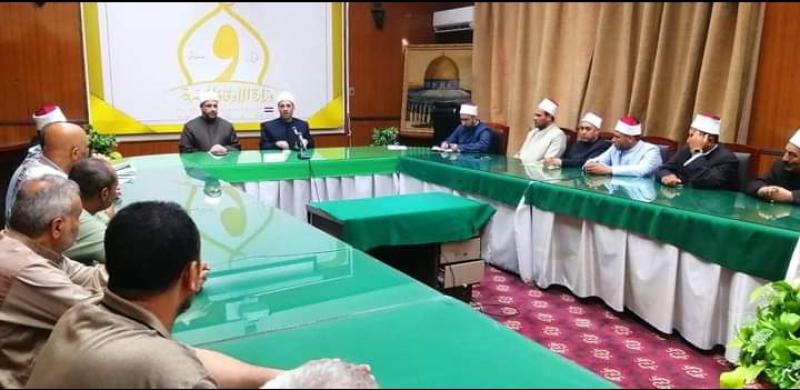 اجتماع رئيس القطاع الديني بمسئولي الإرشاد