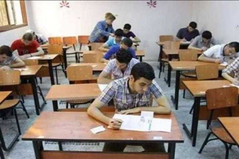 شاهد .. «التعليم» ترصد حالة غش إلكتروني لطالب في الشرقية