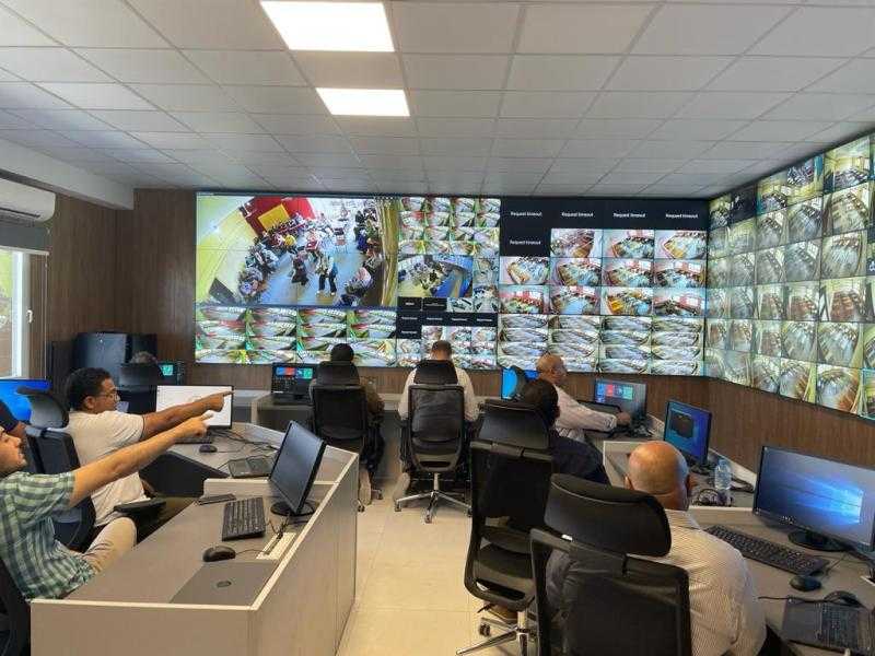 شاهد .. ضبط ملاحظين ساعدوا الطلاب على الغش داخل إحدى لجان الثانوية العامة