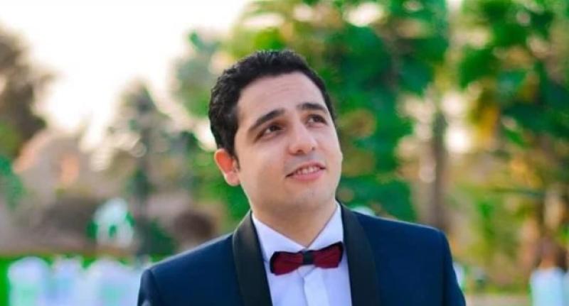 أهالي الشرقية يشيعون جنازة طبيب عٌثر على جثته مدفونة داخل عيادته بالقاهرة