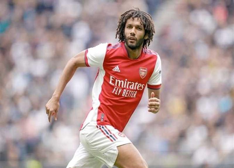 «النني» يزور قطاع الناشئين بالأهلي